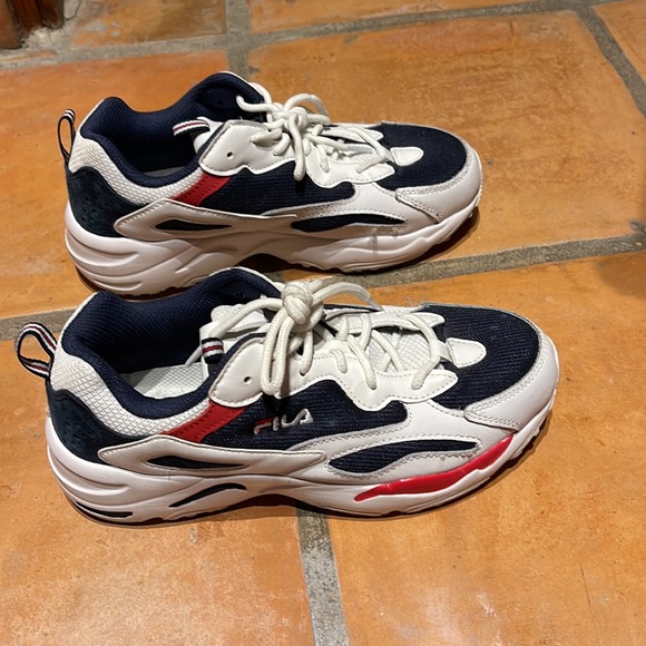 Fila shoes - Picture 3 of 6